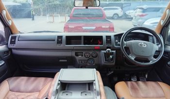 TOYOTA 2WD 2016 3.0 MT COMMUTER SILVER 9270 full