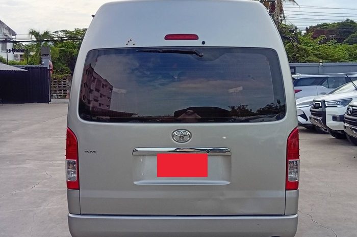 TOYOTA 2WD 2016 3.0 MT COMMUTER SILVER 9270 full