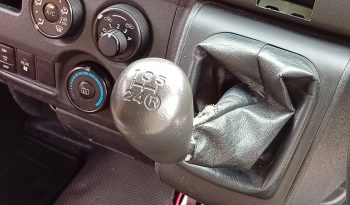 TOYOTA 2WD 2016 3.0 MT COMMUTER SILVER 9270 full
