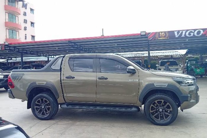 ROCCO PRE 2022 2.4 HIGHT AT DOUBLE CAB BRONZE  7112 full