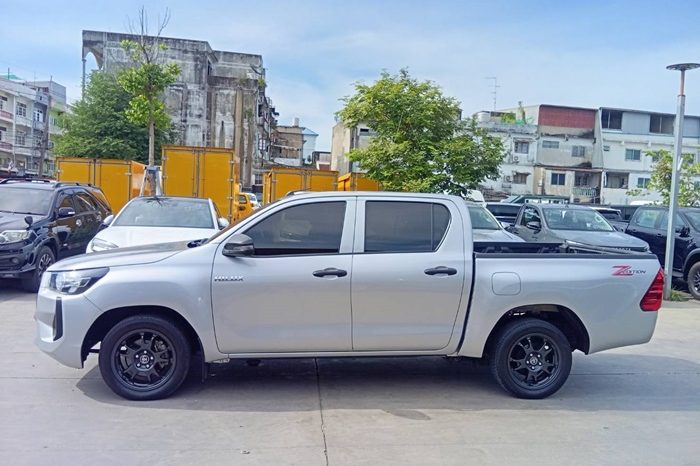 REVO 2WD 2025 2.4 ENTRY AT DOUBLE CAB SILVER  3554 full
