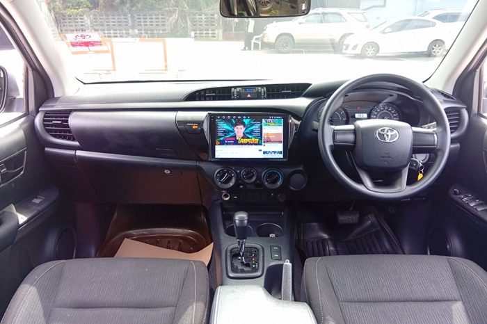 REVO 2WD 2025 2.4 ENTRY AT DOUBLE CAB SILVER  3554 full