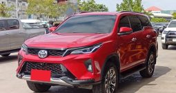 TOYOTA 2WD 2023 2.4V AT FORTUNER RED  4770