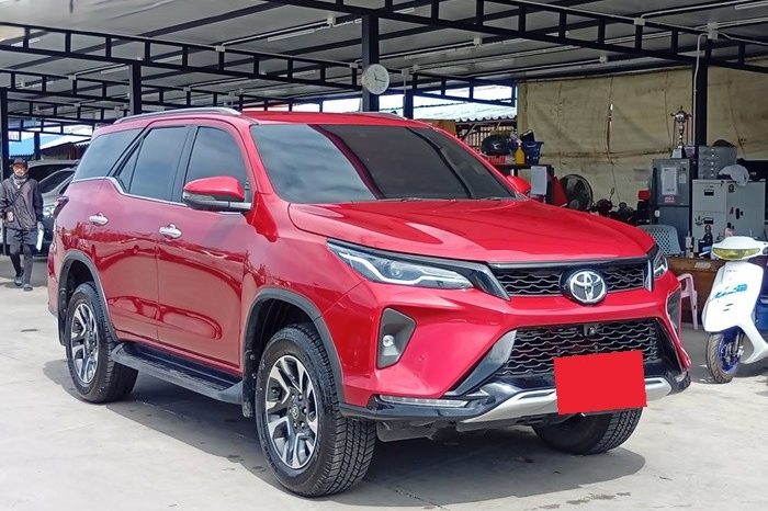 TOYOTA 2WD 2023 2.4V AT FORTUNER RED  4770 full