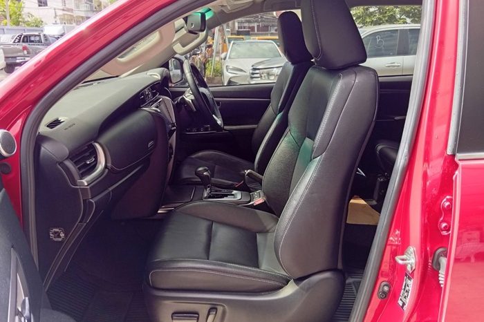 TOYOTA 2WD 2023 2.4V AT FORTUNER RED  4770 full