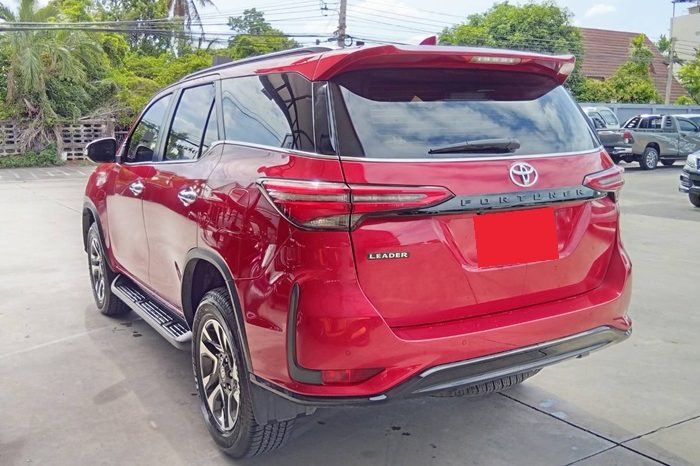 TOYOTA 2WD 2023 2.4V AT FORTUNER RED  4770 full