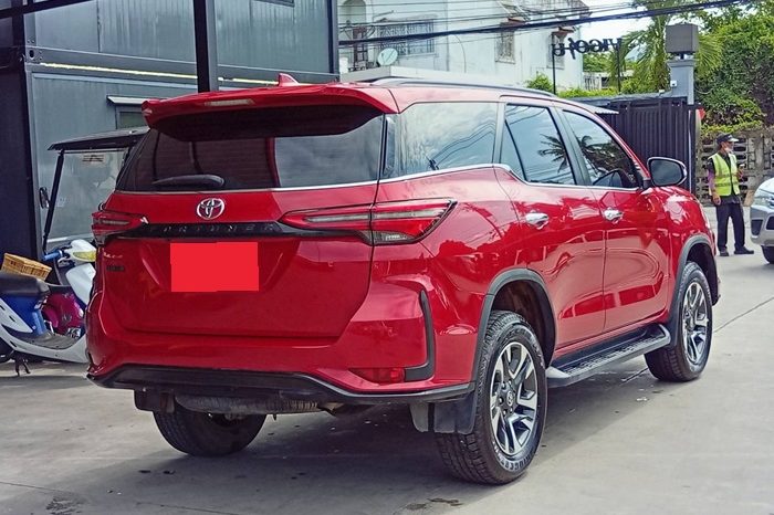 TOYOTA 2WD 2023 2.4V AT FORTUNER RED  4770 full