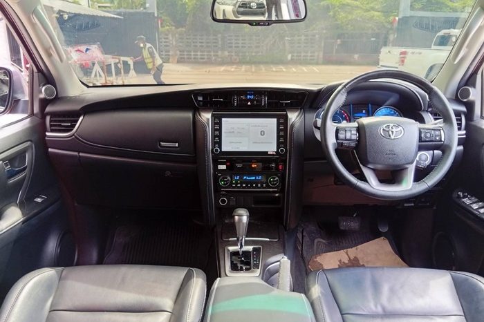 TOYOTA 2WD 2023 2.4V AT FORTUNER RED  4770 full