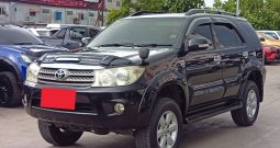 TOYOTA 2WD 2009 2.7V AT FORTUNER BLACK  9868