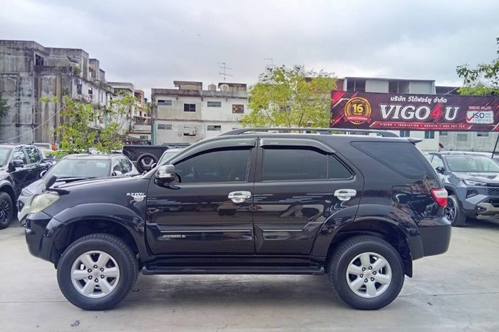 TOYOTA 2WD 2009 2.7V AT FORTUNER BLACK  9868 full