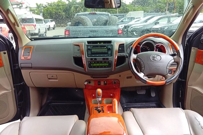 TOYOTA 2WD 2009 2.7V AT FORTUNER BLACK  9868 full