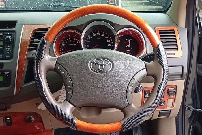 TOYOTA 2WD 2009 2.7V AT FORTUNER BLACK  9868 full