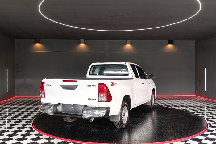 REVO 2WD 2018 2.4J MT SMART CAB WHITE  8507 full