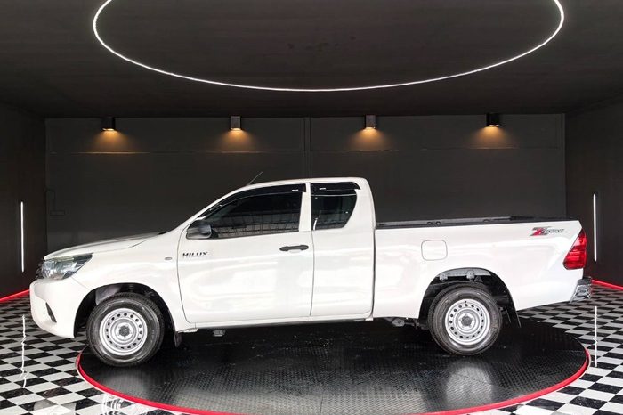 REVO 2WD 2018 2.4J MT SMART CAB WHITE  8507 full