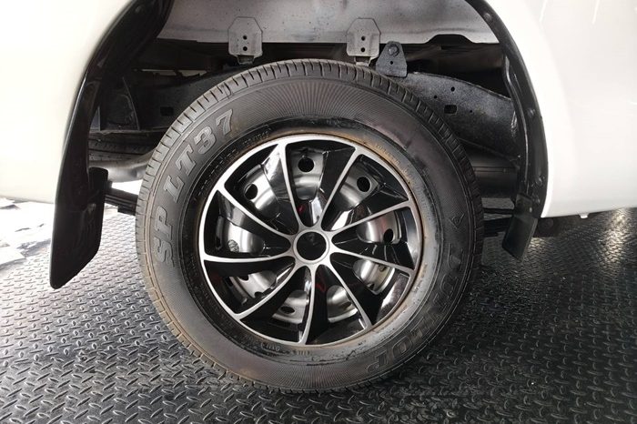 REVO 2WD 2020 2.4 J MT STANDARD WHITE  340 full