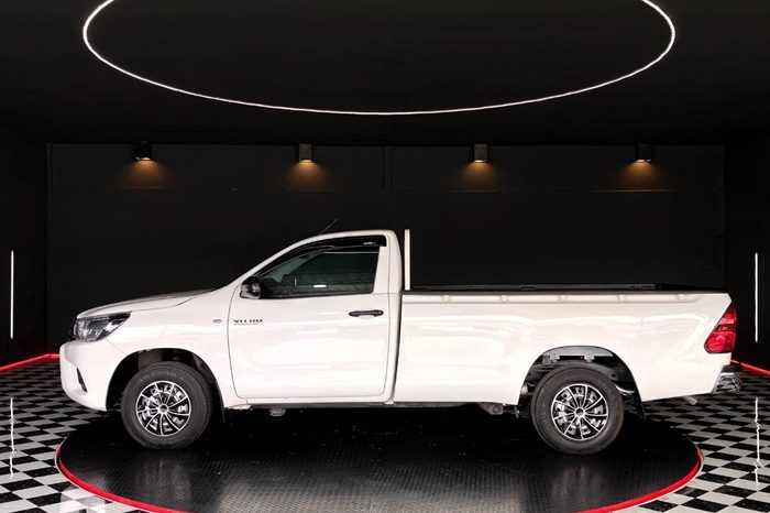 REVO 2WD 2020 2.4 J MT STANDARD WHITE  340 full