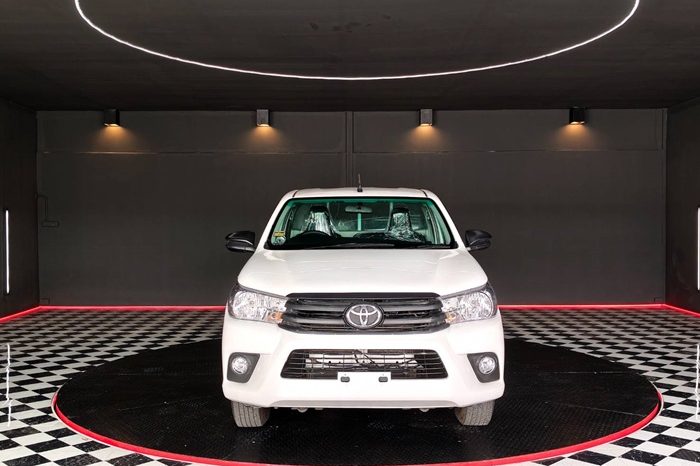 REVO 2WD 2020 2.4 J MT STANDARD WHITE  340 full