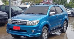 TOYOTA 4WD 2005 2.7V AT FORTUNER BLUE  832