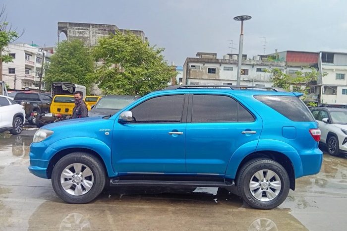 TOYOTA 4WD 2005 2.7V AT FORTUNER BLUE  832 full
