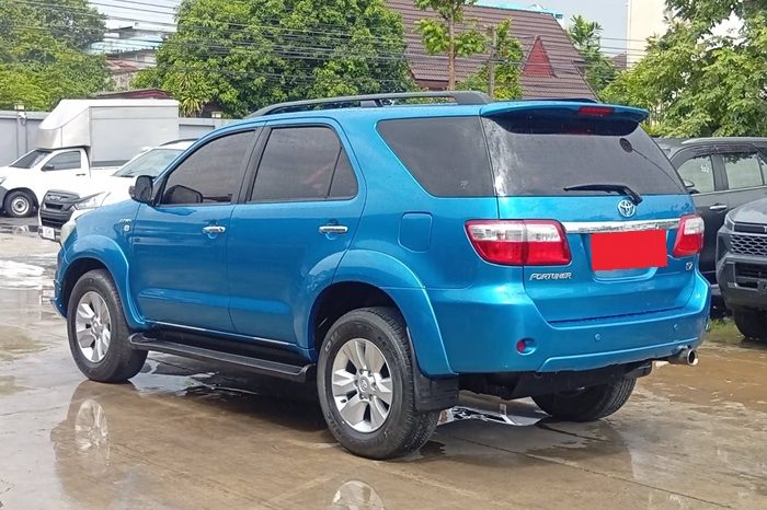 TOYOTA 4WD 2005 2.7V AT FORTUNER BLUE  832 full