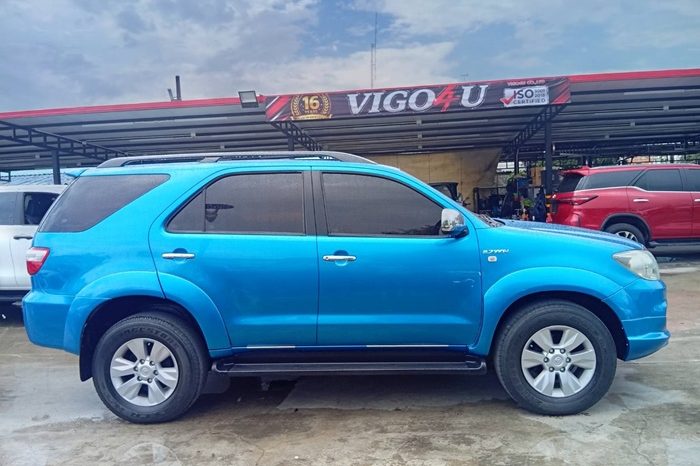 TOYOTA 4WD 2005 2.7V AT FORTUNER BLUE  832 full