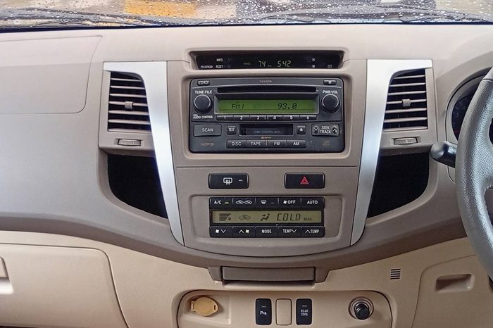 TOYOTA 4WD 2005 2.7V AT FORTUNER BLUE  832 full