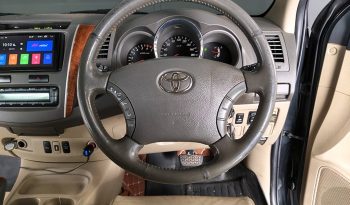TOYOTA 2WD 2011 2.7V AT FORTUNER BLACK  7295 full