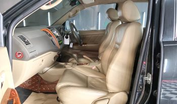 TOYOTA 2WD 2011 2.7V AT FORTUNER BLACK  7295 full