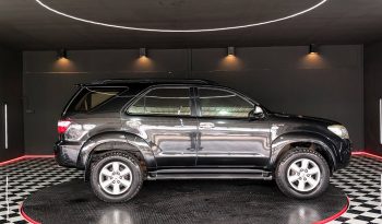 TOYOTA 2WD 2011 2.7V AT FORTUNER BLACK  7295 full