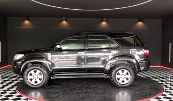 TOYOTA 2WD 2011 2.7V AT FORTUNER BLACK  7295 full