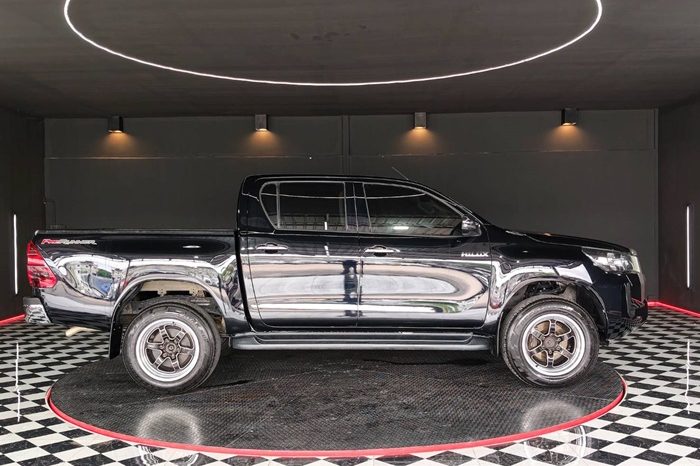 REVO PRE 2020 2.4 ENTRY AT DOUBLE CAB BLACK 8486 full