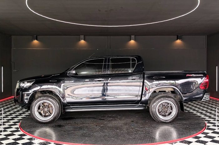 REVO PRE 2020 2.4 ENTRY AT DOUBLE CAB BLACK 8486 full