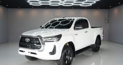 REVO PRE 2022 2.4 ENTRY AT SMART CAB WHITE  4047