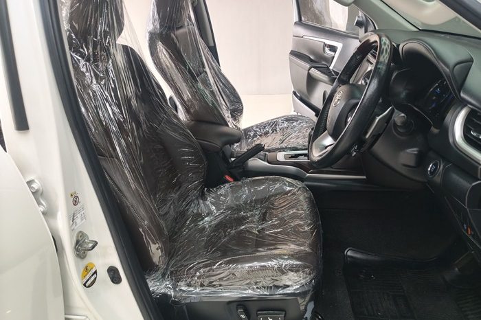 TOYOTA 4WD 2020 2.4V AT FORTUNER WHITE  6124 full