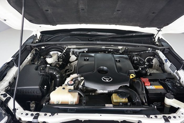 TOYOTA 4WD 2020 2.4V AT FORTUNER WHITE  6124 full