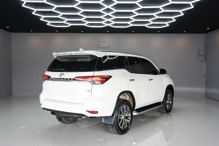 TOYOTA 4WD 2020 2.4V AT FORTUNER WHITE  6124 full