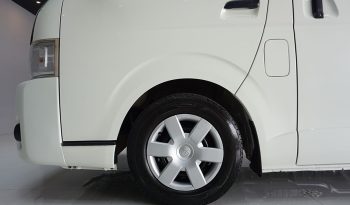 TOYOTA 2WD 2019 3.0 AT COMMUTER WHITE  3754 full