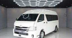 TOYOTA 2WD 2019 3.0 AT COMMUTER WHITE  3754