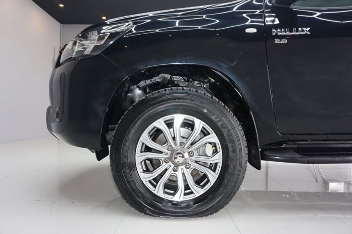 REVO 4WD 2021 2.8 ENTRY MT STANDARD BLACK  4608 full