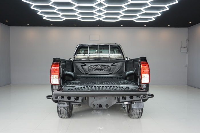 REVO 4WD 2021 2.8 ENTRY MT STANDARD BLACK  4608 full