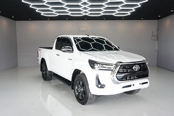 REVO 4WD 2022 2.4 MID MT SMART CAB WHITE  5476 full