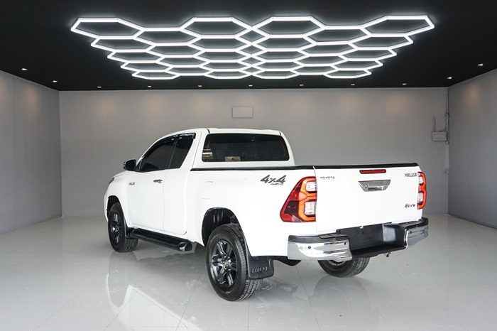 REVO 4WD 2022 2.4 MID MT SMART CAB WHITE  5476 full