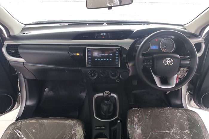 REVO 2WD 2020 2.4E MT SMART CAB SILVER  1614 full