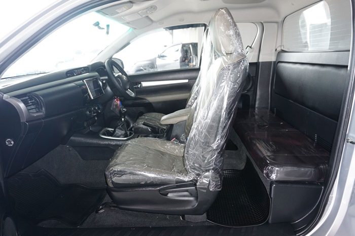 REVO 2WD 2020 2.4E MT SMART CAB SILVER  1614 full