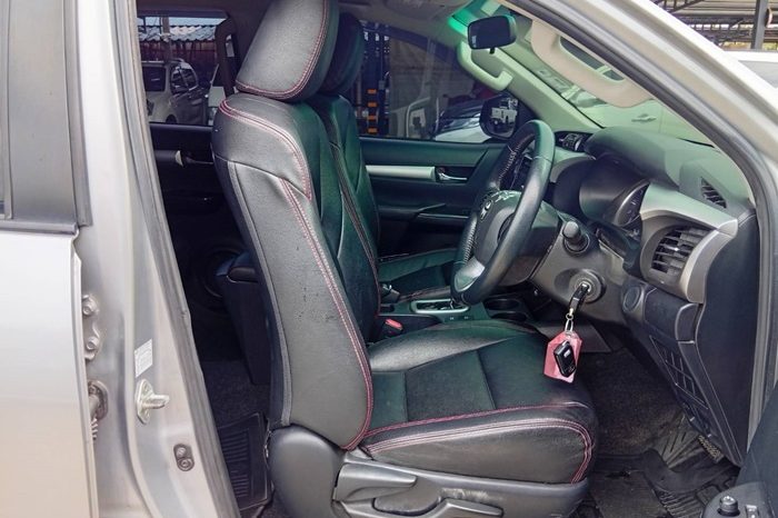 REVO PRE 2020 2.4E AT DOUBLE CAB SILVER 9718 full