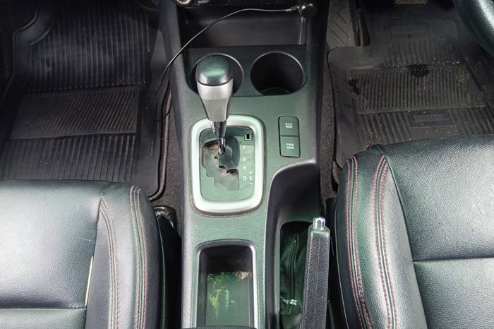 REVO PRE 2020 2.4E AT DOUBLE CAB SILVER 9718 full