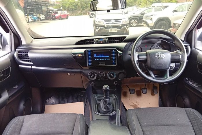 REVO 2WD 2019 2.4J MT DOUBLE CAB WHITE  9726 full