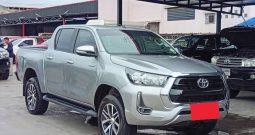 REVO PRE 2016 2.4E AT DOUBLE CAB SILVER 3091