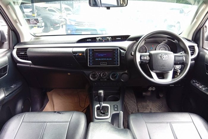 REVO PRE 2016 2.4E AT DOUBLE CAB SILVER 3091 full