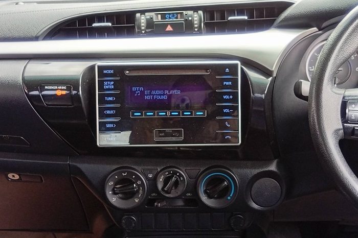 REVO PRE 2016 2.4E AT DOUBLE CAB SILVER 3091 full